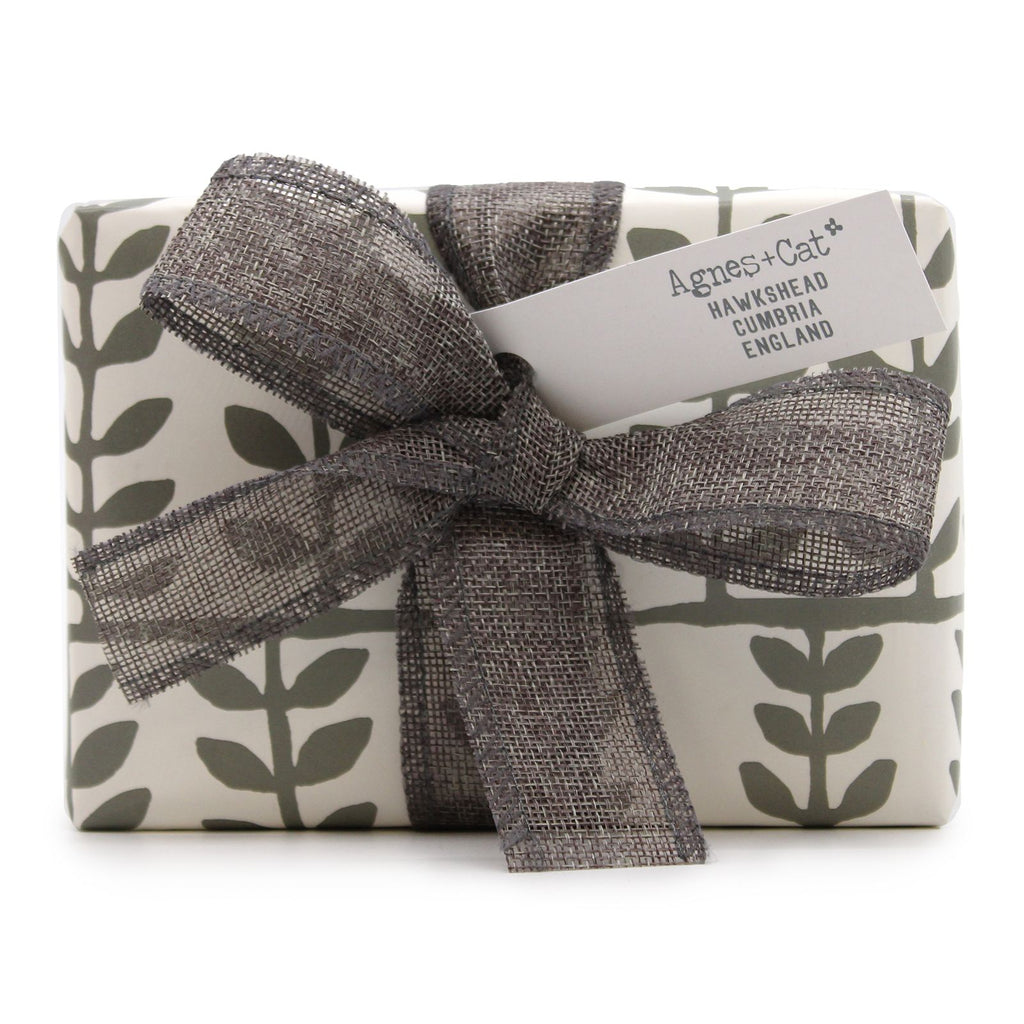 Agnes+Cat Geschenkbox „Velvet Moon Night“ (Kerze und Badebombe)