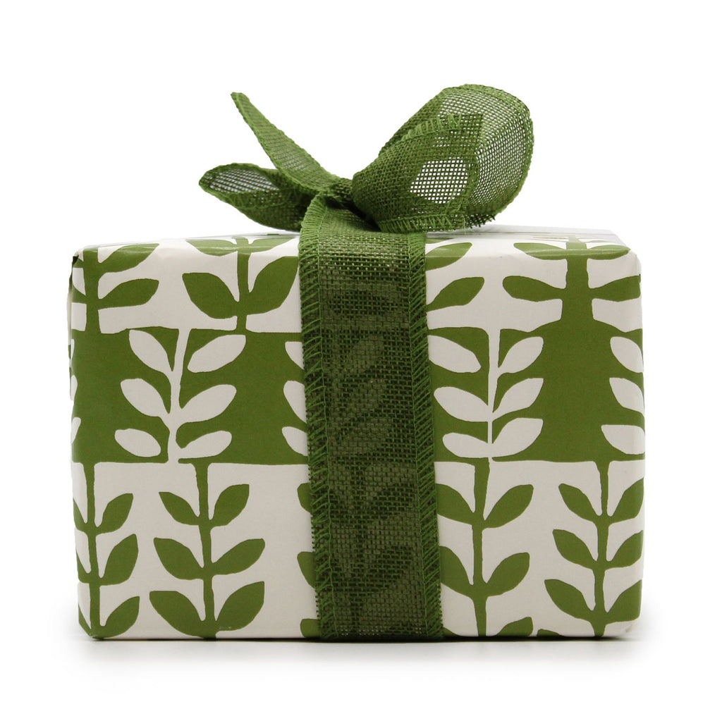 Agnes+Cat Geschenkbox „English Garden Treat“ (Kerze und Badebombe)